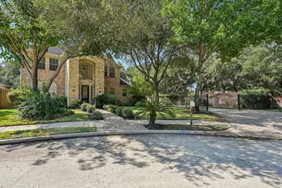 13331 Brentonwood Lane, Houston, TX 77077 - Photo 42