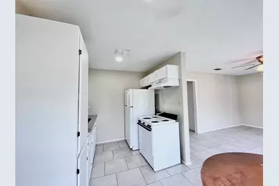 3021 Sycamore Avenue #8, Bay City, TX 77414 - Photo 4