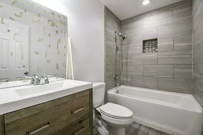 7915 Quail Meadow Drive, Houston, TX 77071 - Photo 16