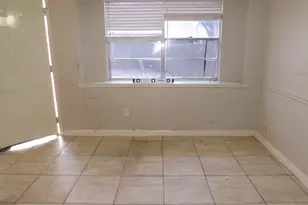 11810 Grapewood Dr, Houston, TX 77089 - Photo 2