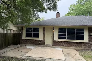 11810 Grapewood Dr, Houston, TX 77089 - Photo 2