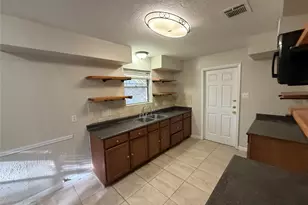 11810 Grapewood Dr, Houston, TX 77089 - Photo 6