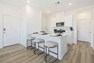5923 Manning Oaks St, Houston, TX 77091 - Photo 2