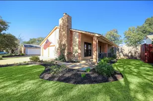 3023 Sam Houston Dr, Sugar Land, TX 77479 - Photo 2