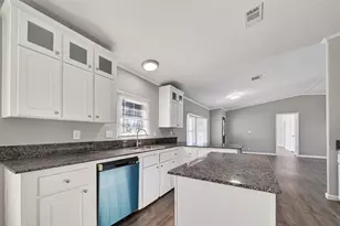 8907 County Rd 511, Rosharon, TX 77583 - Photo 12