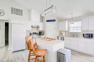 906 Meynig Dr, Crystal Beach, TX 77650 - Photo 12