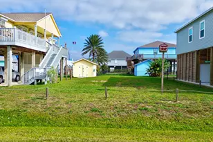 906 Meynig Dr, Crystal Beach, TX 77650 - Photo 32