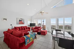19075 E Kahala Dr, Galveston, TX 77554 - Photo 6