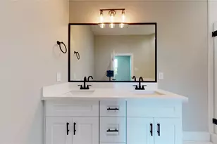 806 E 39th St, Houston, TX 77022 - Photo 26