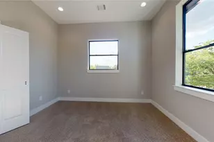 806 E 39th St, Houston, TX 77022 - Photo 40