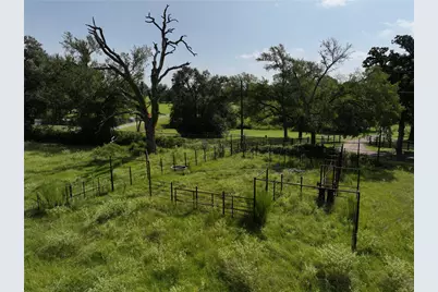 Na Cr 320, Centerville, TX 75833 - Photo 2