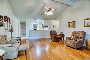 6204 Creekside Ln, League City, TX 77573 - Photo 4