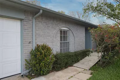 6204 Creekside Ln, League City, TX 77573 - Photo 2