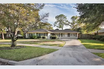 4809 Saxon Street, Bellaire, TX 77401 - Photo 2