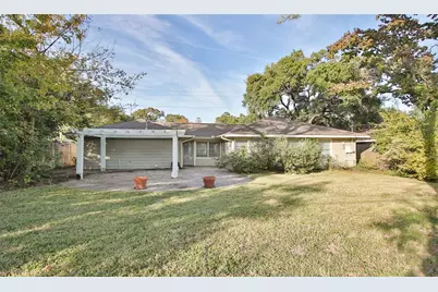 4809 Saxon Street, Bellaire, TX 77401 - Photo 32