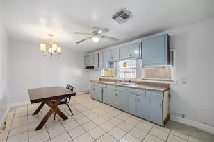 3731 Reveille St, Houston, TX 77087 - Photo 14