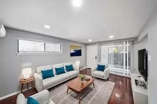 311 Hawthorne St, Houston, TX 77006 - Photo 2