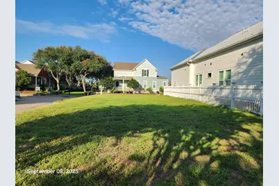 23 Porch Street, Galveston, TX 77554 - Photo 14