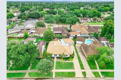 10519 Kirkwren Drive, Houston, TX 77089 - Photo 12