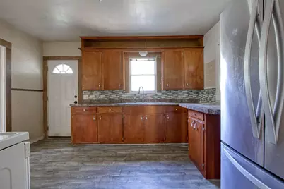 209 Avenue H, Van Vleck, TX 77482 - Photo 12