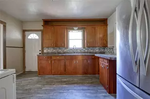 209 Avenue H, Van Vleck, TX 77482 - Photo 12