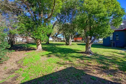 209 Avenue H, Van Vleck, TX 77482 - Photo 20