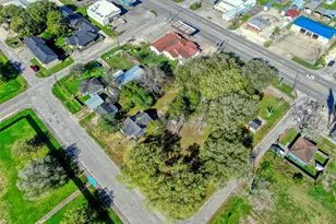 209 Avenue H, Van Vleck, TX 77482 - Photo 26