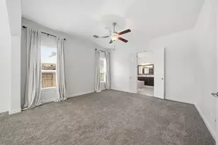 10243 S Goshawk Trl, Conroe, TX 77385 - Photo 18