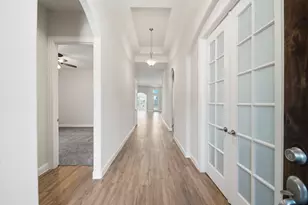 10243 S Goshawk Trl, Conroe, TX 77385 - Photo 4