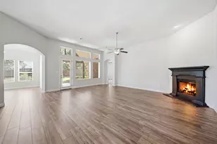 10243 S Goshawk Trl, Conroe, TX 77385 - Photo 8