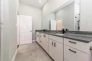 1834 Woodvine Dr, Houston, TX 77055 - Photo 12