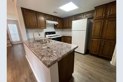 1208 N Logan Street, Texas City, TX 77590 - Photo 2