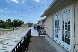 1208 N Logan St, Texas City, TX 77590 - Photo 6
