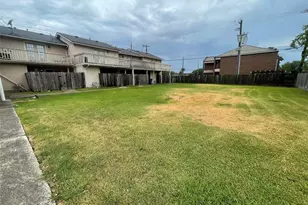 1208 N Logan St, Texas City, TX 77590 - Photo 16