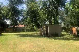 603 Lundy St, El Campo, TX 77437 - Photo 18