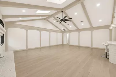 11306 Valley Spring Drive, Houston, TX 77043 - Photo 14
