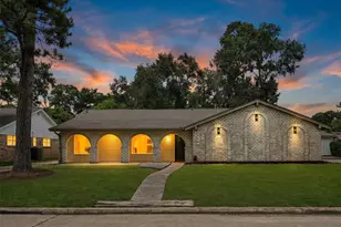 11306 Valley Spring Dr, Houston, TX 77043 - Photo 48
