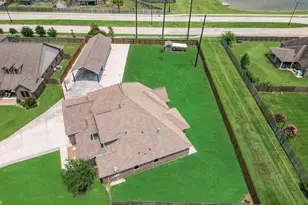 14018 Hawthorne Cir, Mont Belvieu, TX 77523 - Photo 44
