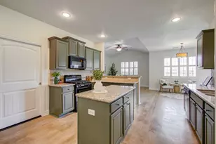 14018 Hawthorne Cir, Mont Belvieu, TX 77523 - Photo 14
