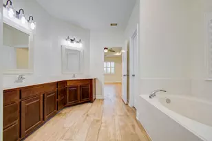 14018 Hawthorne Cir, Mont Belvieu, TX 77523 - Photo 8