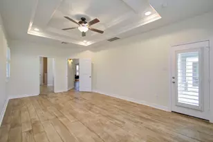 14018 Hawthorne Cir, Mont Belvieu, TX 77523 - Photo 6