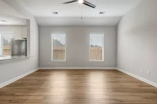 15634 Honey Cv Dr, Conroe, TX 77303 - Photo 6