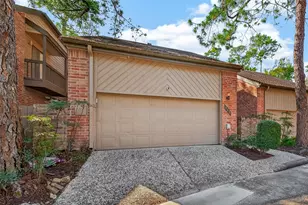 262 Sugar Berry Cir, Houston, TX 77024 - Photo 2