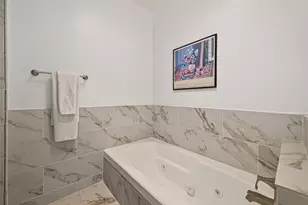 262 Sugar Berry Cir, Houston, TX 77024 - Photo 36