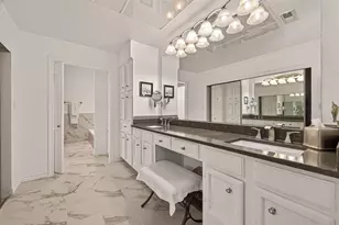 262 Sugar Berry Cir, Houston, TX 77024 - Photo 32