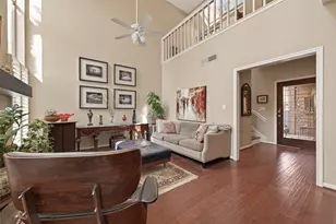 262 Sugar Berry Cir, Houston, TX 77024 - Photo 10