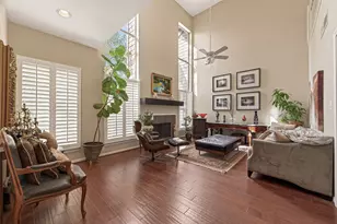 262 Sugar Berry Cir, Houston, TX 77024 - Photo 8