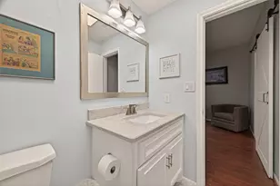 262 Sugar Berry Cir, Houston, TX 77024 - Photo 24