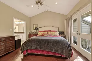 262 Sugar Berry Cir, Houston, TX 77024 - Photo 30