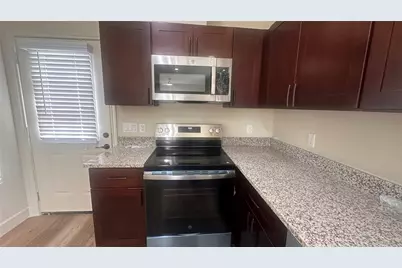 500 Legacy #501, Alvin, TX 77511 - Photo 10